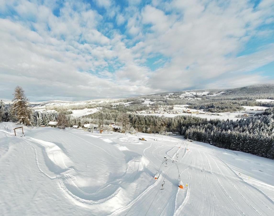 Готель Gasthof Wiesenhofer Miesenbach  Екстер'єр фото