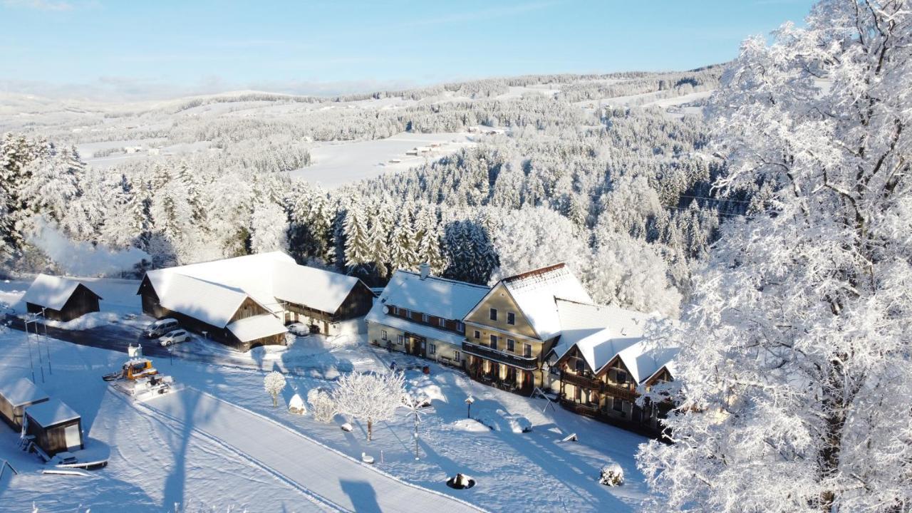 Готель Gasthof Wiesenhofer Miesenbach  Екстер'єр фото